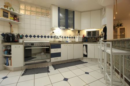 Casa à venda com 268m², 4 quartos e 4 vagasCozinha