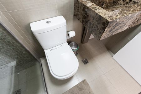 Apartamento à venda com 65m², 2 quartos e 1 vaga Apartamento à venda com 65m², 2 quartos e 1 vagaBanheiro