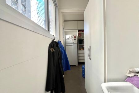 Apartamento à venda com 68m², 2 quartos e 1 vaga Apartamento à venda com 68m², 2 quartos e 1 vagaÁrea de Serviço