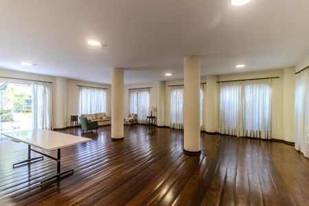 Apartamento à venda com 85m², 2 quartos e sem vagaÁrea comum