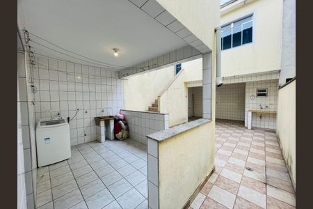 Casa à venda com 126m², 3 quartos e 2 vagasÁrea de Serviço