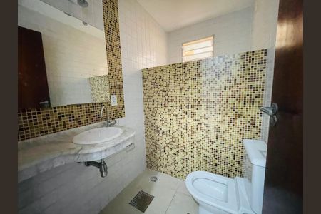 Casa à venda com 126m², 3 quartos e 2 vagasLavabo