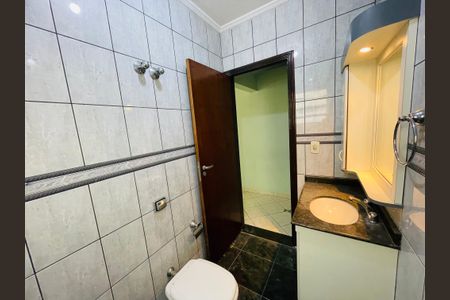 Casa à venda com 126m², 3 quartos e 2 vagasBanheiro 1