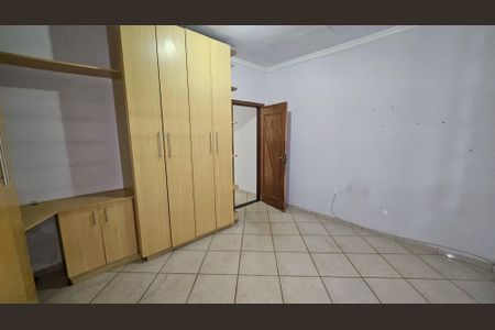 Casa para alugar com 229m², 3 quartos e 3 vagas Casa para alugar com 229m², 3 quartos e 3 vagasQuarto 2