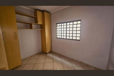 Casa para alugar com 229m², 3 quartos e 3 vagas Casa para alugar com 229m², 3 quartos e 3 vagasQuarto 1