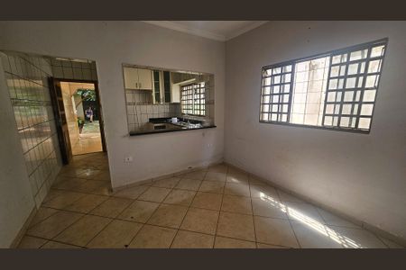 Casa para alugar com 229m², 3 quartos e 3 vagas Casa para alugar com 229m², 3 quartos e 3 vagasSala de Jantar