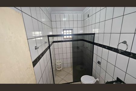 Casa para alugar com 229m², 3 quartos e 3 vagas Casa para alugar com 229m², 3 quartos e 3 vagasBanheiro Corredor