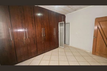Casa para alugar com 229m², 3 quartos e 3 vagas Casa para alugar com 229m², 3 quartos e 3 vagasQuarto 3