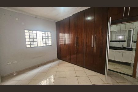 Casa para alugar com 229m², 3 quartos e 3 vagas Casa para alugar com 229m², 3 quartos e 3 vagasQuarto 3