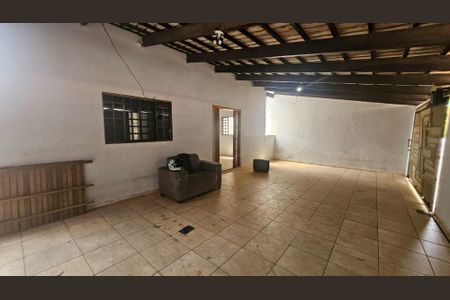 Casa para alugar com 229m², 3 quartos e 3 vagas Casa para alugar com 229m², 3 quartos e 3 vagasGaragem