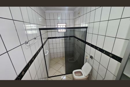 Casa para alugar com 229m², 3 quartos e 3 vagas Casa para alugar com 229m², 3 quartos e 3 vagasBanheiro do Quarto 3