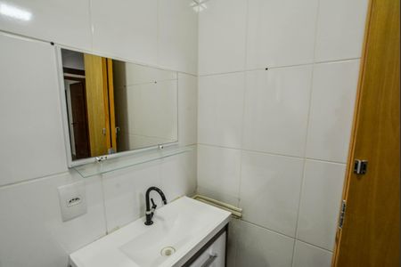 Casa à venda com 89m², 2 quartos e 2 vagasBanheiro da Suíte 2