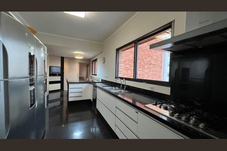 Apartamento à venda com 237m², 4 quartos e 5 vagas Apartamento à venda com 237m², 4 quartos e 5 vagasCozinha