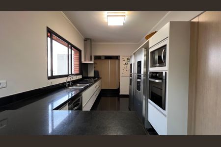 Apartamento à venda com 237m², 4 quartos e 5 vagas Apartamento à venda com 237m², 4 quartos e 5 vagasCozinha