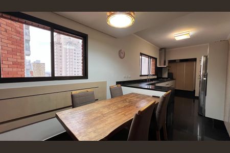 Apartamento à venda com 237m², 4 quartos e 5 vagas Apartamento à venda com 237m², 4 quartos e 5 vagasCopa