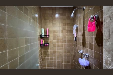 Apartamento à venda com 237m², 4 quartos e 5 vagas Apartamento à venda com 237m², 4 quartos e 5 vagasBanheiro da Suíte 4