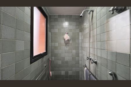 Apartamento à venda com 237m², 4 quartos e 5 vagas Apartamento à venda com 237m², 4 quartos e 5 vagasBanheiro da Suíte 1