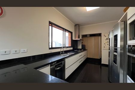 Apartamento à venda com 237m², 4 quartos e 5 vagas Apartamento à venda com 237m², 4 quartos e 5 vagasCozinha