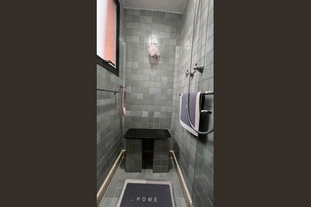 Apartamento à venda com 237m², 4 quartos e 5 vagas Apartamento à venda com 237m², 4 quartos e 5 vagasBanheiro da Suíte 1