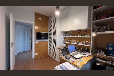 Apartamento à venda com 237m², 4 quartos e 5 vagas Apartamento à venda com 237m², 4 quartos e 5 vagasSuíte 2