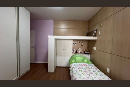 Apartamento à venda com 237m², 4 quartos e 5 vagas Apartamento à venda com 237m², 4 quartos e 5 vagasSuíte 1