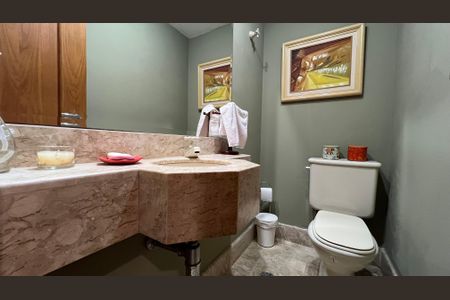 Apartamento à venda com 237m², 4 quartos e 5 vagas Apartamento à venda com 237m², 4 quartos e 5 vagasLavabo