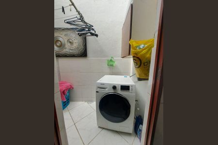 Casa à venda com 120m², 2 quartos e 3 vagas Casa à venda com 120m², 2 quartos e 3 vagasLavanderia