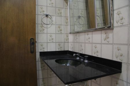 Casa à venda com 252m², 3 quartos e 3 vagasBanheiro Social