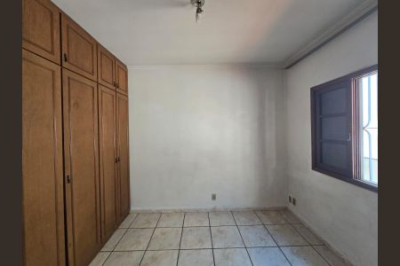 Casa à venda com 252m², 3 quartos e 3 vagas Casa à venda com 252m², 3 quartos e 3 vagasQuarto 2