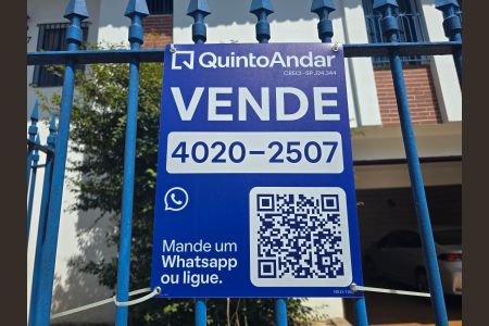 Casa à venda com 252m², 3 quartos e 3 vagas Casa à venda com 252m², 3 quartos e 3 vagasPlaquinha