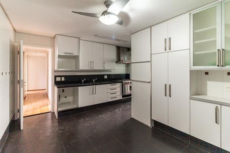 Apartamento à venda com 200m², 3 quartos e 2 vagas Apartamento à venda com 200m², 3 quartos e 2 vagasCozinha