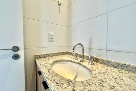 Apartamento para alugar com 48m², 2 quartos e sem vaga Apartamento para alugar com 48m², 2 quartos e sem vagaBanheiro Social
