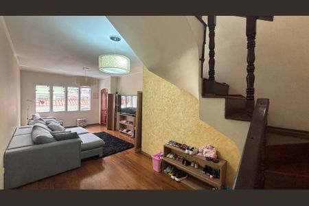 Casa à venda com 250m², 3 quartos e 6 vagas Casa à venda com 250m², 3 quartos e 6 vagasSala
