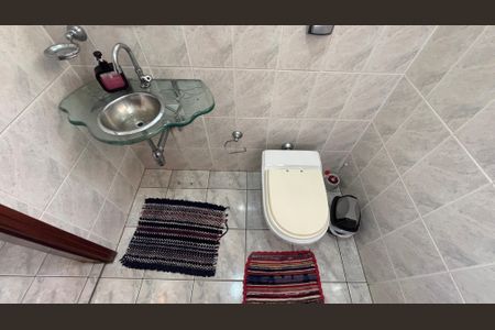 Casa à venda com 250m², 3 quartos e 6 vagas Casa à venda com 250m², 3 quartos e 6 vagasLavabo
