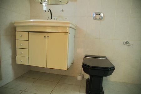 Casa à venda com 225m², 4 quartos e 2 vagasBanheiro da Suíte