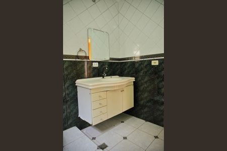 Casa à venda com 225m², 4 quartos e 2 vagasBanheiro Social