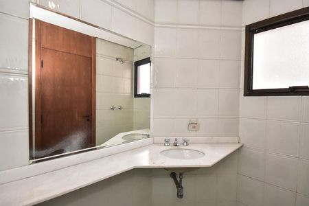 Apartamento à venda com 360m², 4 quartos e 6 vagasBanheiro Suíte 2