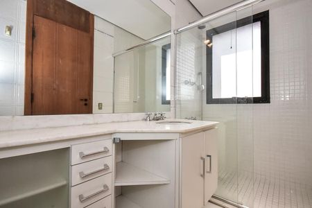 Apartamento à venda com 360m², 4 quartos e 6 vagasBanheiro Suíte 1