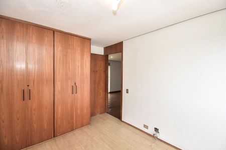 Apartamento à venda com 360m², 4 quartos e 6 vagasQuarto 2