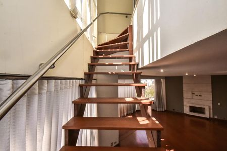 Apartamento à venda com 360m², 4 quartos e 6 vagasEscada