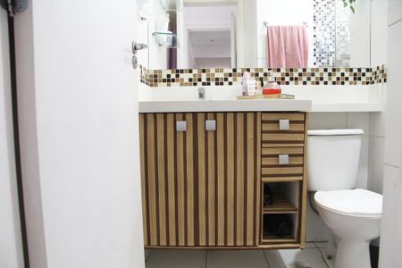 Apartamento à venda com 83m², 3 quartos e 2 vagasBanheiro da Suíte