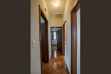 Corredor de casa à venda com 3 quartos, 200m² em Vila Valparaíso, Santo André