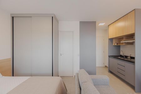 Quarto de kitnet/studio para alugar com 1 quarto, 24m² em Pinheiros, São Paulo