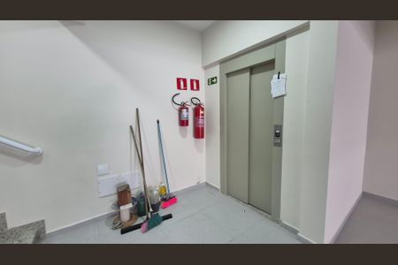 Apartamento à venda com 120m², 2 quartos e 1 vaga Apartamento à venda com 120m², 2 quartos e 1 vagaElevador