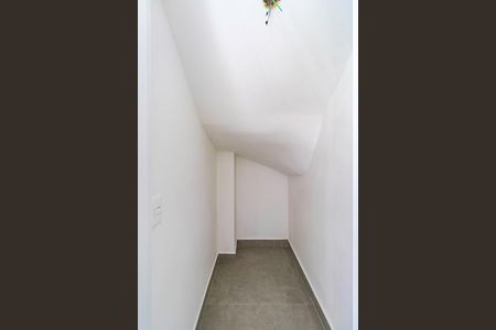 Casa de condomínio à venda com 350m², 4 quartos e 3 vagas Casa de condomínio à venda com 350m², 4 quartos e 3 vagasQuarto de Serviço