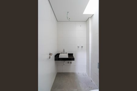 Casa de condomínio à venda com 350m², 4 quartos e 3 vagas Casa de condomínio à venda com 350m², 4 quartos e 3 vagasBanheiro Suíte 1