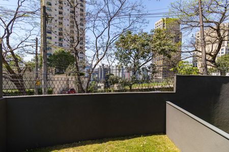 Casa de condomínio à venda com 350m², 4 quartos e 3 vagas Casa de condomínio à venda com 350m², 4 quartos e 3 vagasVista Sala