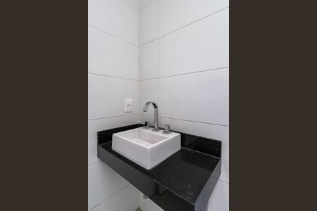 Casa de condomínio à venda com 350m², 4 quartos e 3 vagas Casa de condomínio à venda com 350m², 4 quartos e 3 vagasBanheiro Suíte 1