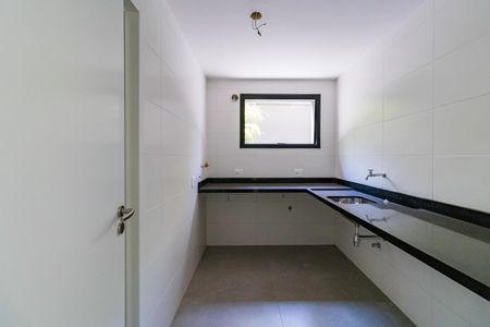 Casa de condomínio à venda com 350m², 4 quartos e 3 vagas Casa de condomínio à venda com 350m², 4 quartos e 3 vagasÁrea de Serviço