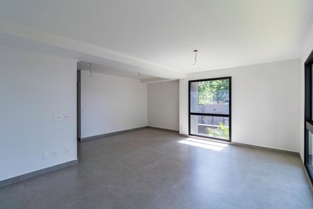 Casa de condomínio à venda com 350m², 4 quartos e 3 vagas Casa de condomínio à venda com 350m², 4 quartos e 3 vagasSala